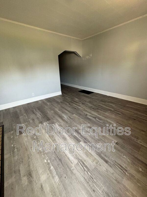 411 W Wheeling St - Photo 3 of 11
