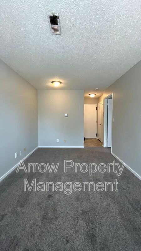 1119 E St #04 - Photo 6 of 10