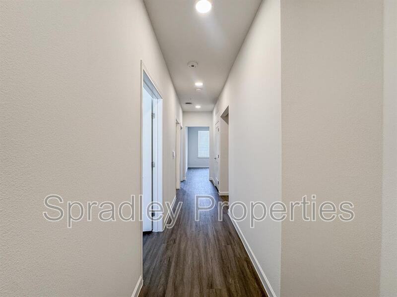 710 Shine St - Photo 7 of 17