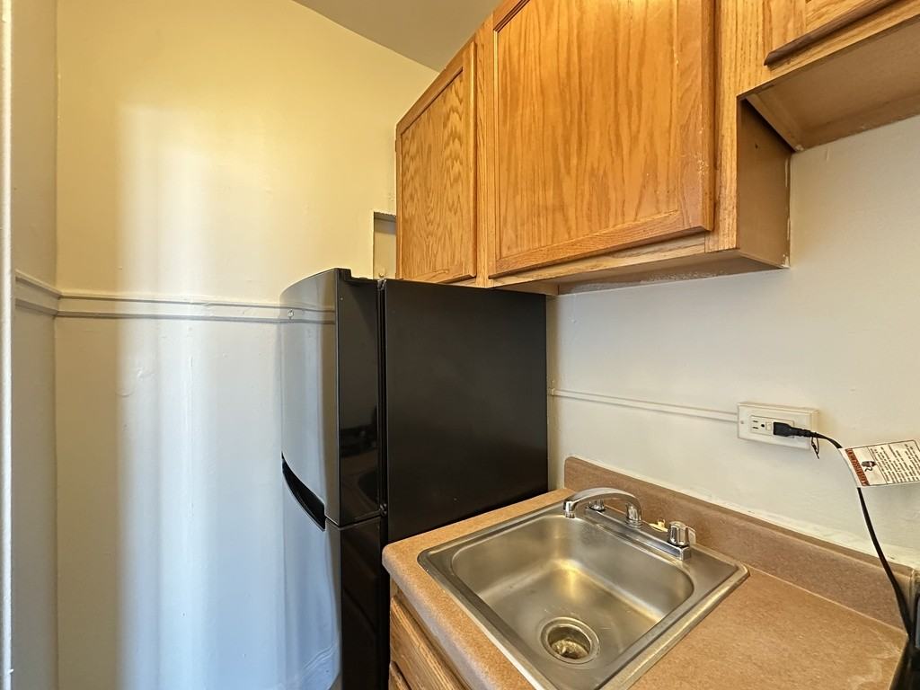 434 W Wellington Ave #611 - Photo 3 of 21