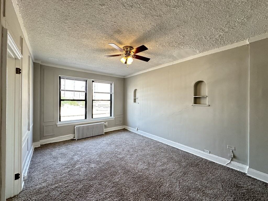 434 W Wellington Ave #611 - Photo 6 of 21