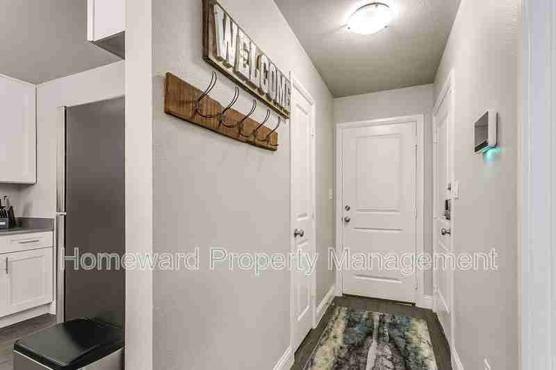 3813 Huntington Dr ##Tx - Photo 3 of 44