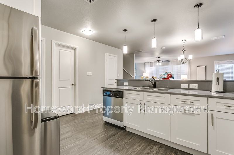 3813 Huntington Dr ##Tx - Photo 4 of 22