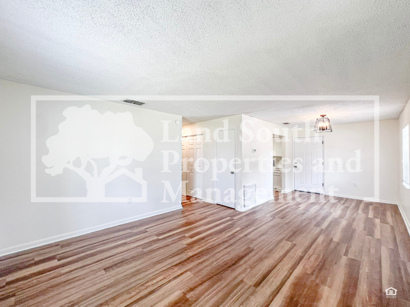 246 Mary Catherine Ct - Photo 3 of 17