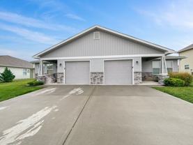 208 Sw Marigold St - Photo 1 of 1