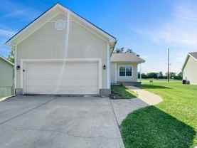 1020 Ne Queens Ct - Photo 1 of 1