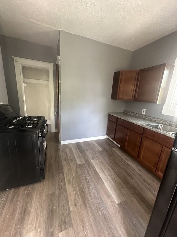 3295 E 135th St - Photo 2 of 29