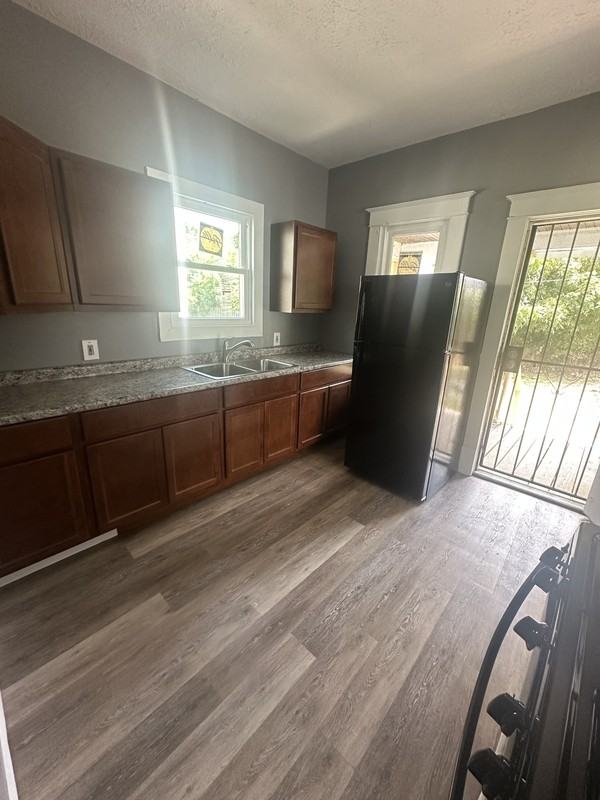 3295 E 135th St - Photo 3 of 29