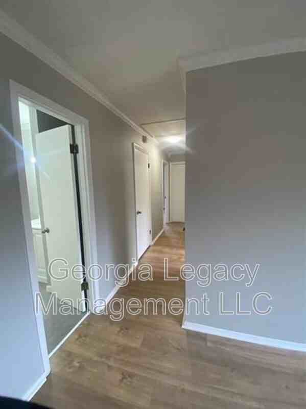 53 Banks Dr #1 - Photo 7 of 8