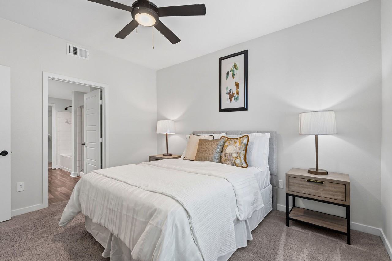 The Avery on Southwestern - Photo 6 of 50