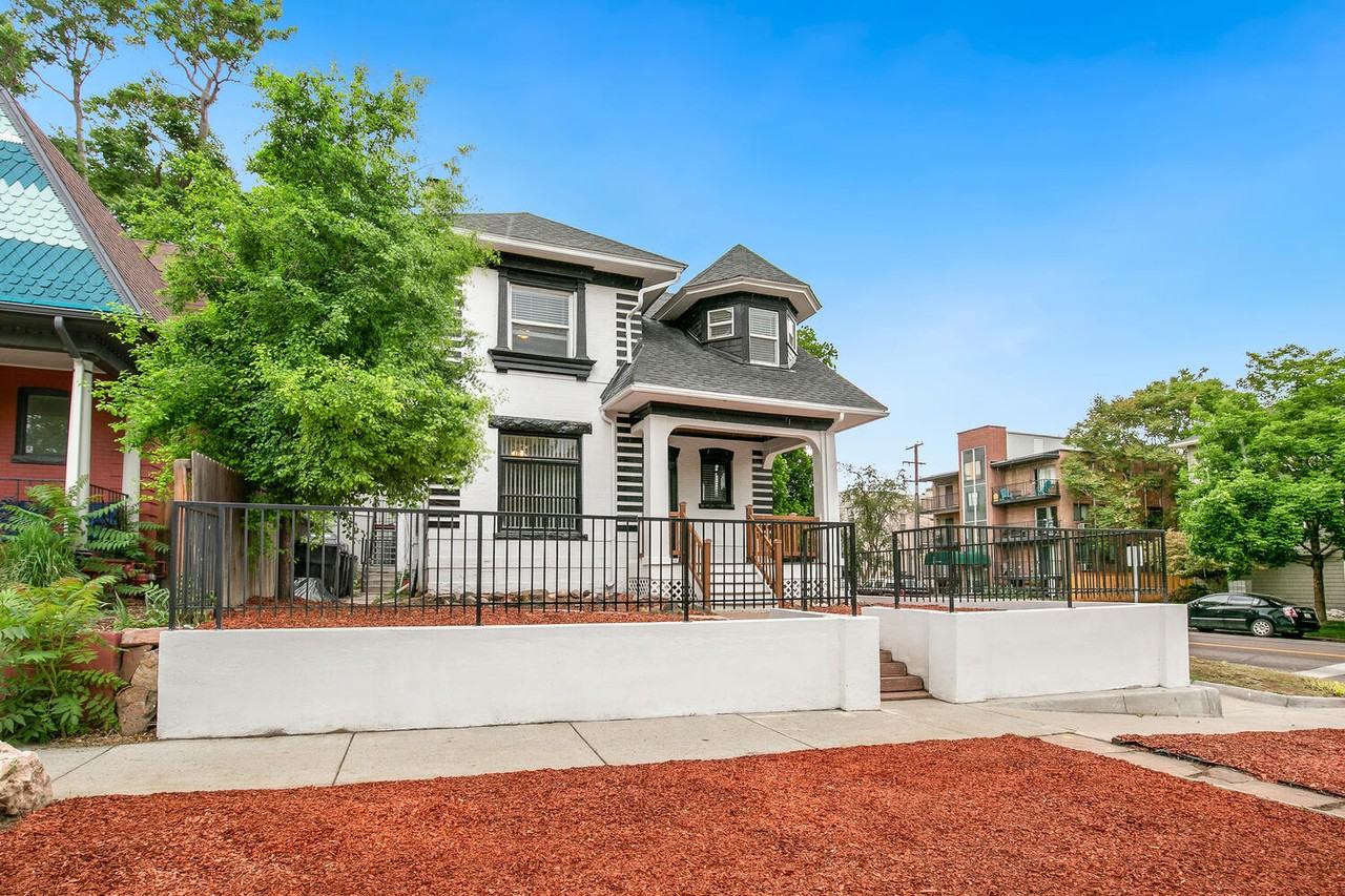 1579 N. Franklin St - Photo 4 of 5