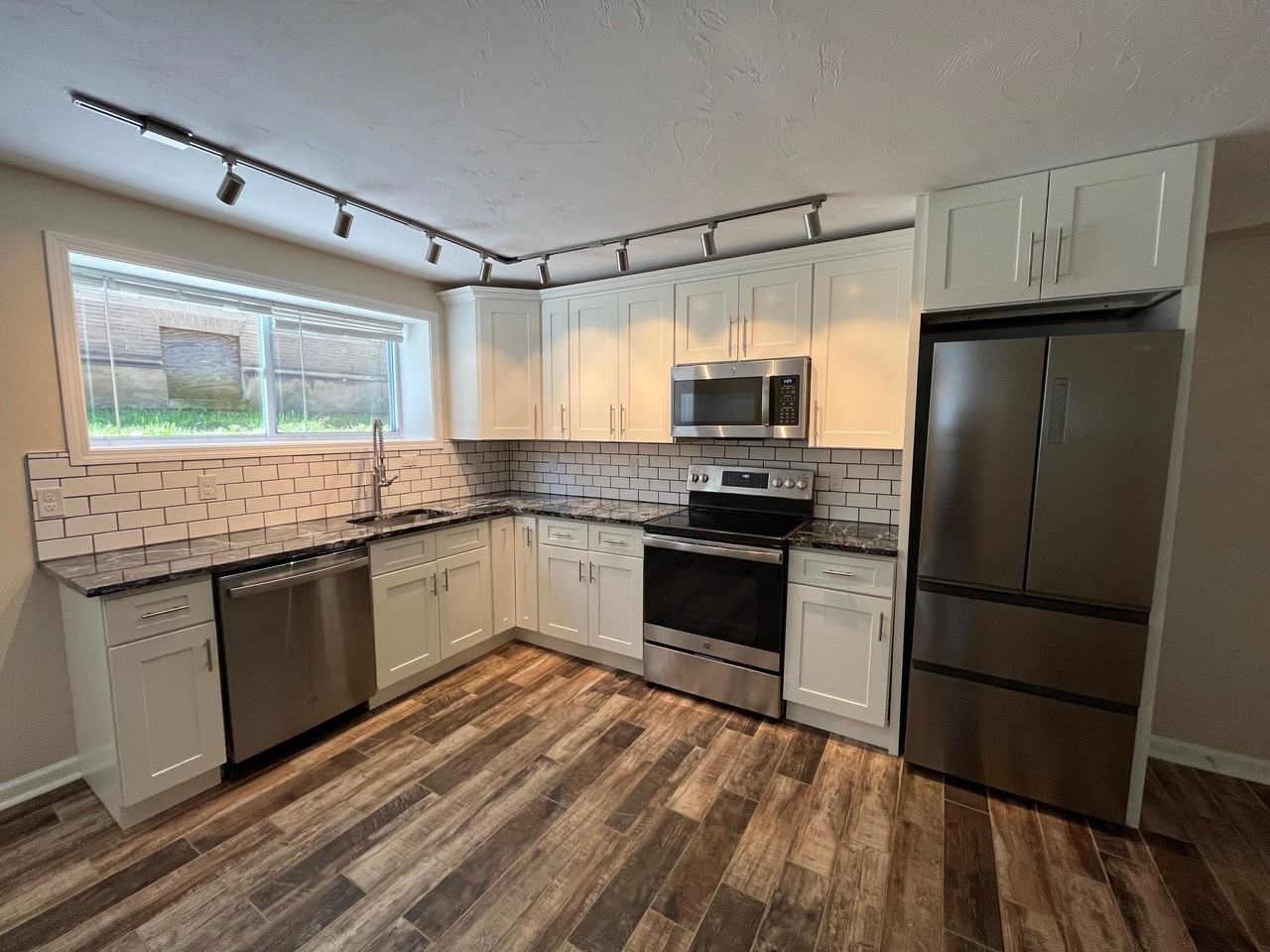 625 North Negley Avenue - Photo 3 of 17