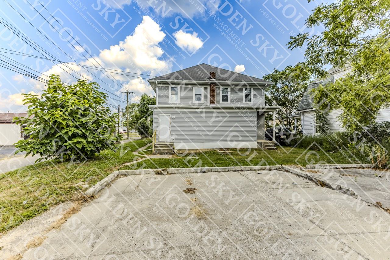 1821 Grand Avenue - Photo 2 of 33