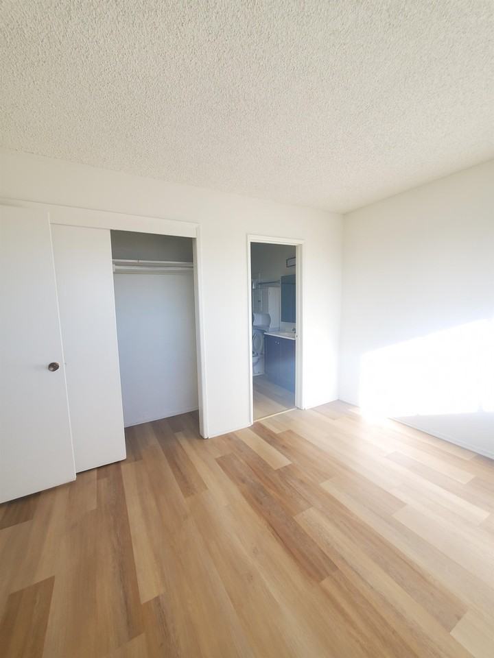 814-816 Grand - Photo 2 of 14