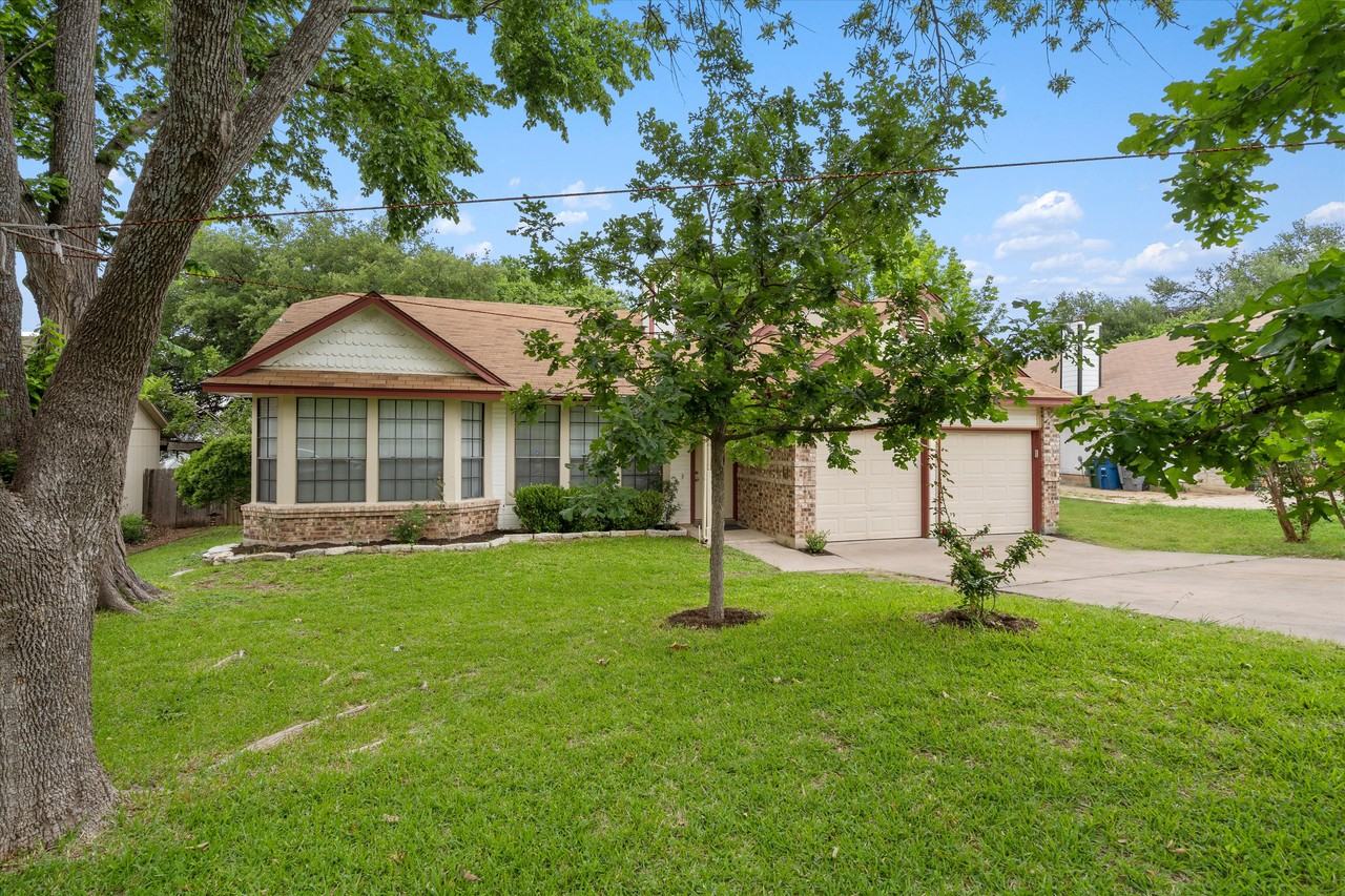 1708 Woodwind Lane - Photo 3 of 25