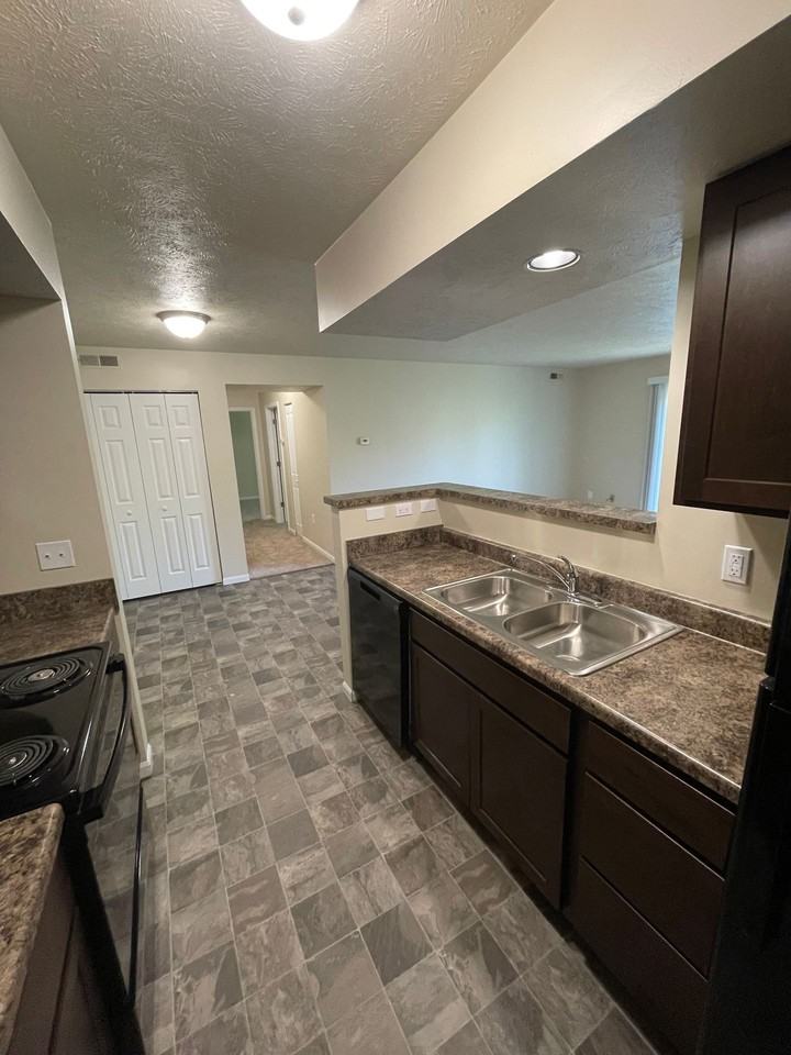 1710 Vale Park Rd - Photo 3 of 16