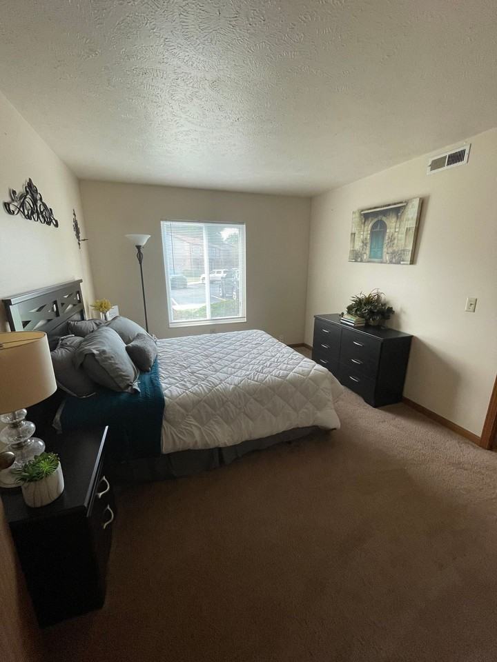 1710 Vale Park Rd - Photo 4 of 16