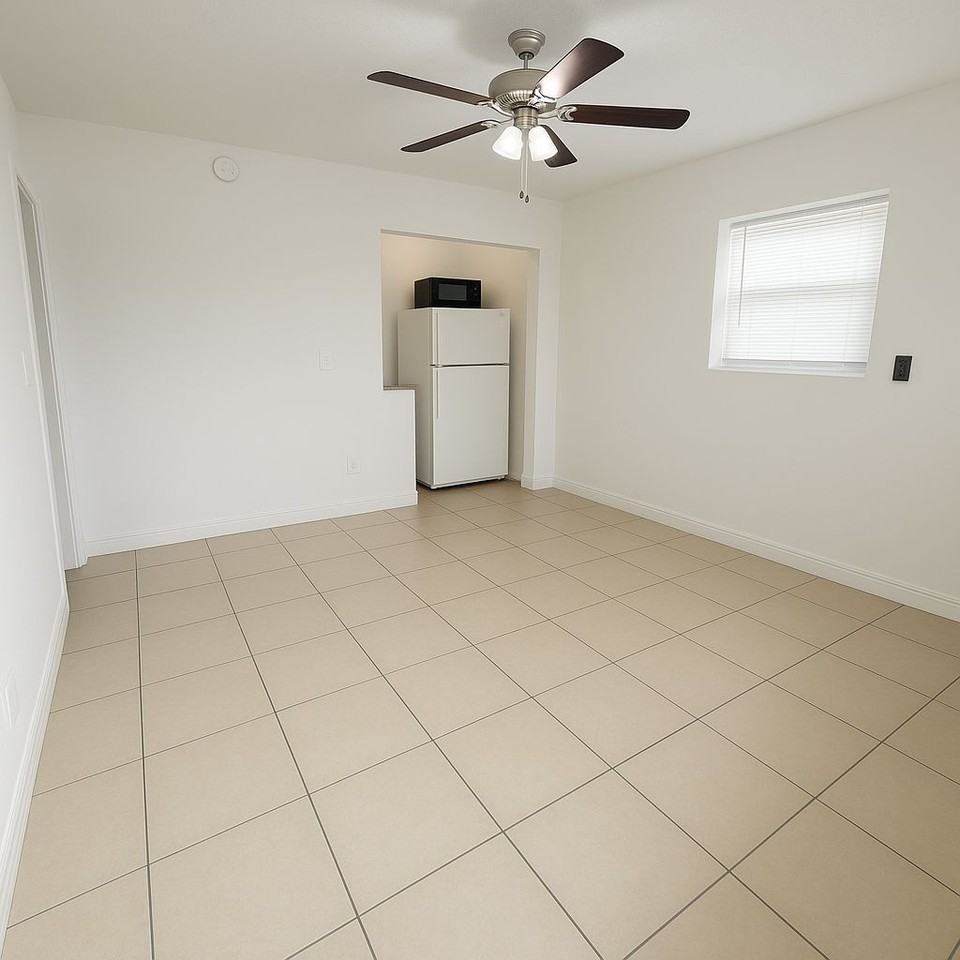 1015 Palm, LLC - Photo 2 of 6