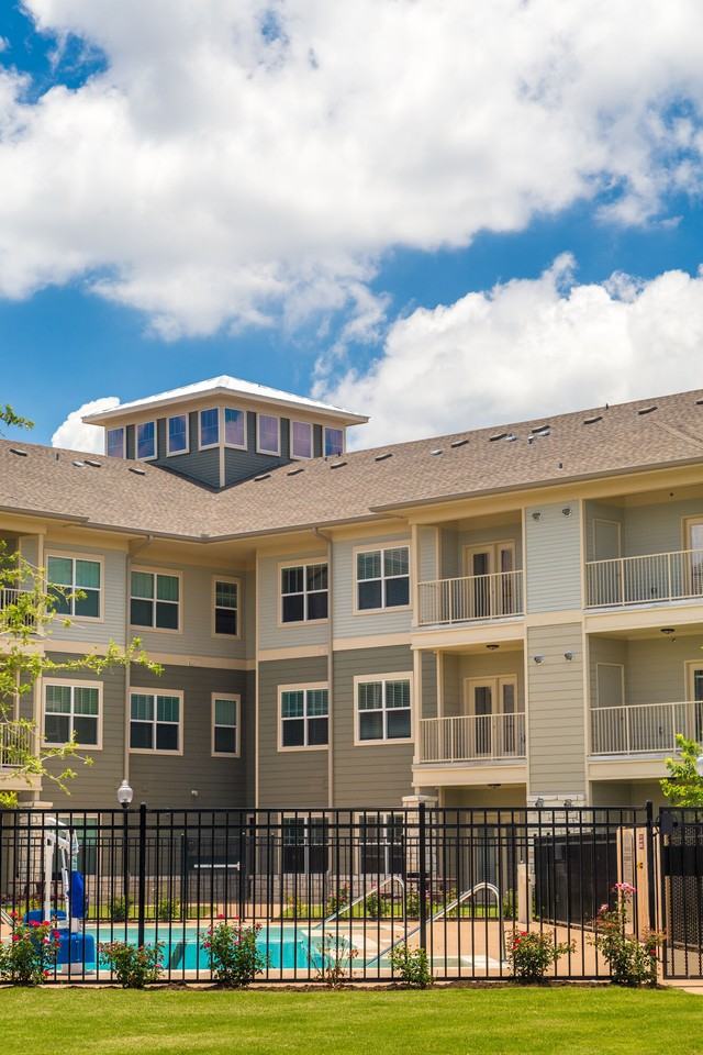 The Villages at Ben White - Photo 2 of 6