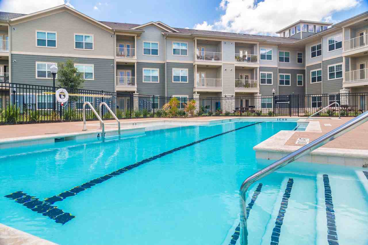 The Villages at Ben White - Photo 3 of 6