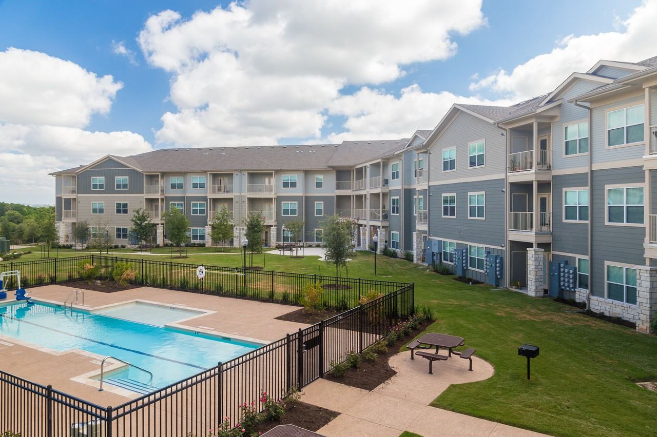 The Villages at Ben White - Photo 4 of 6