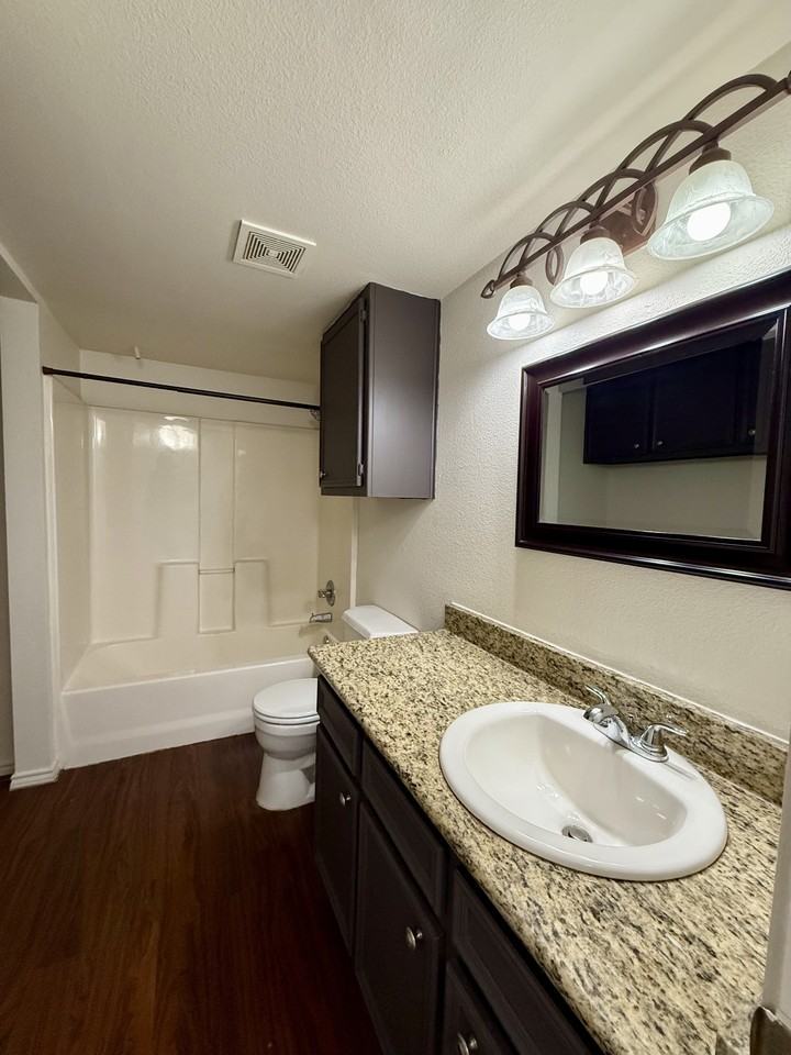 1036-1040 McKinley St. - Photo 7 of 9