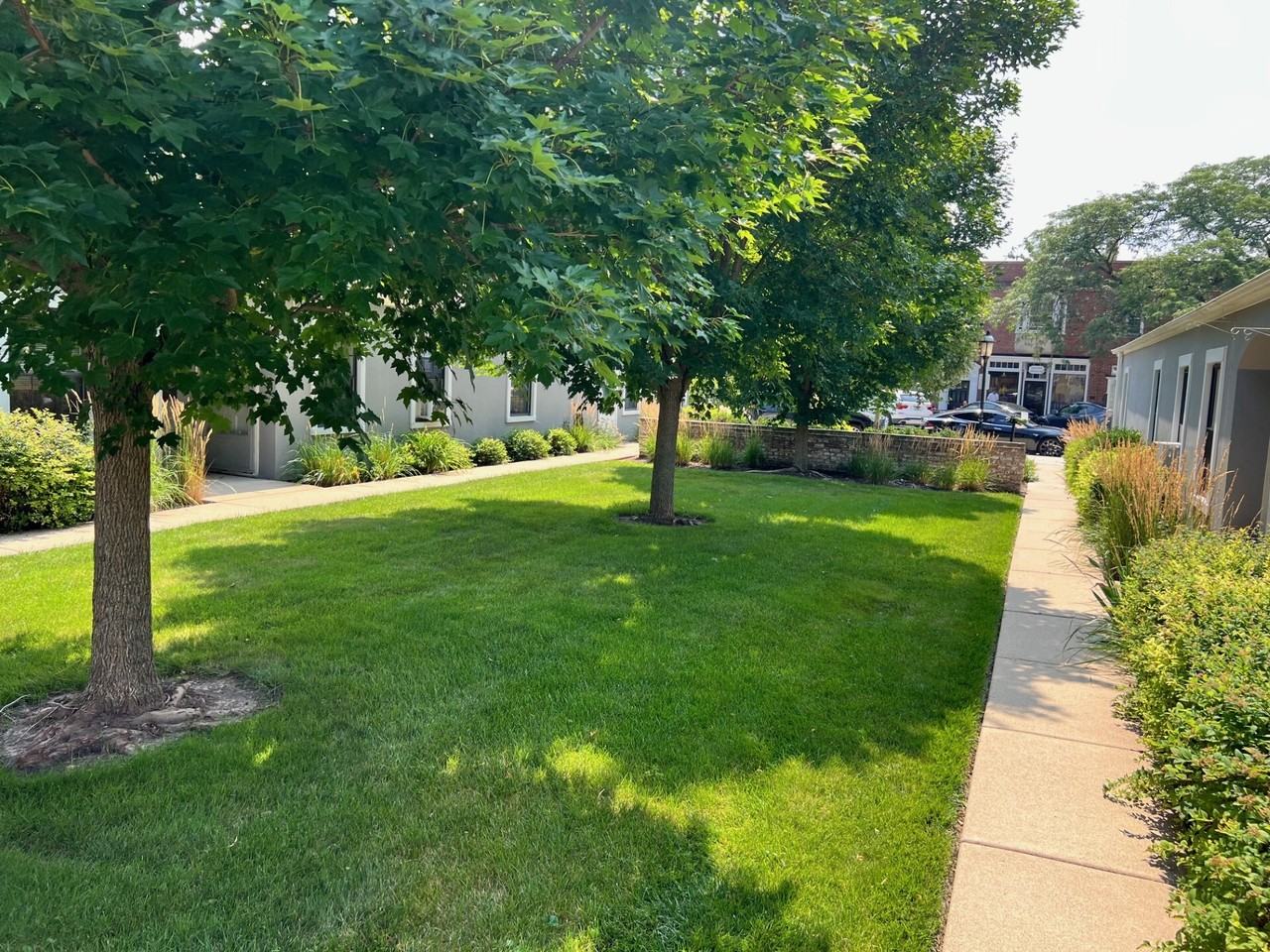 Lake Bluff Villas - Photo 2 of 12