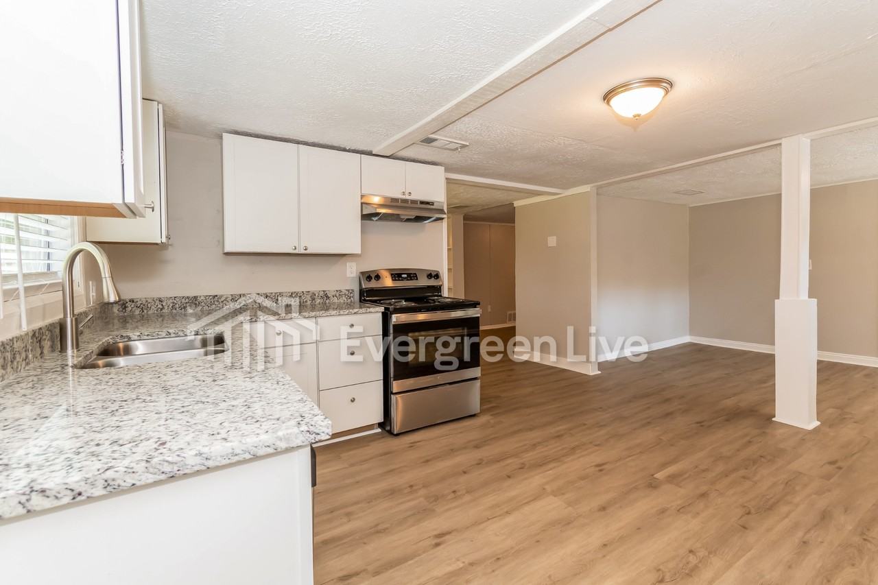 8444 Barcelona Ave - Photo 6 of 15