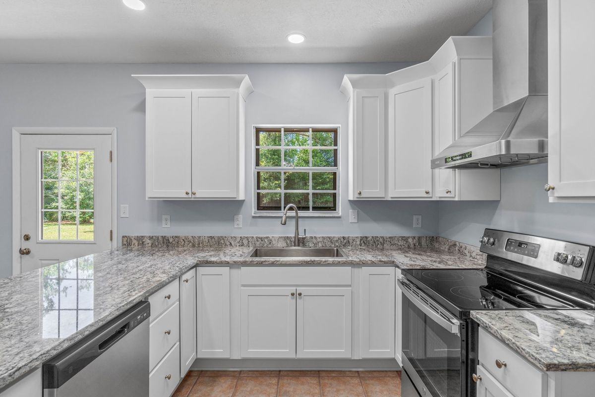 7468 Brightwood St - Photo 2 of 42