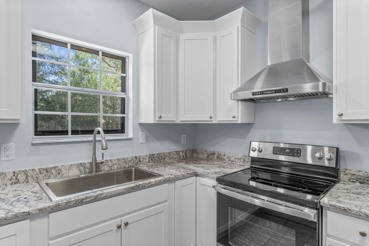 7468 Brightwood St - Photo 3 of 42