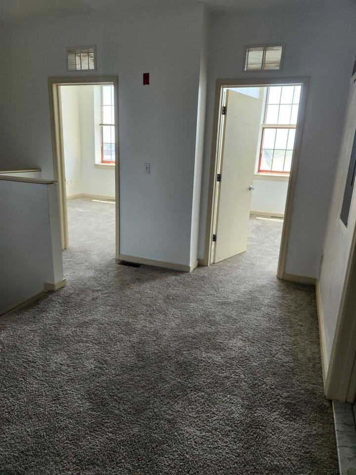Hanover Shoe Apartments - Photo 2 of 11