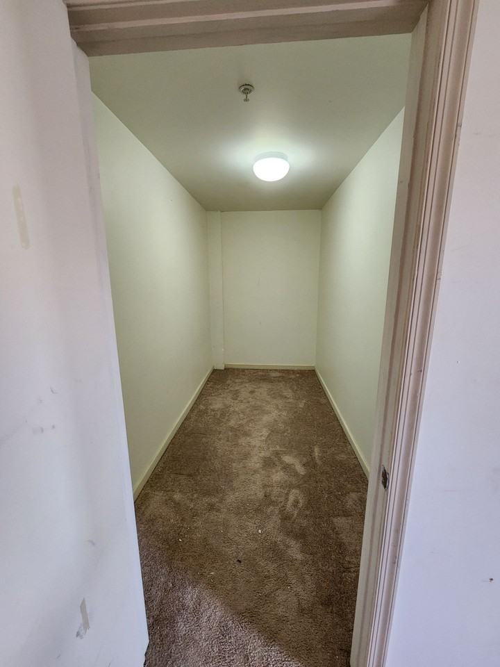 Hanover Shoe Apartments - Photo 4 of 11