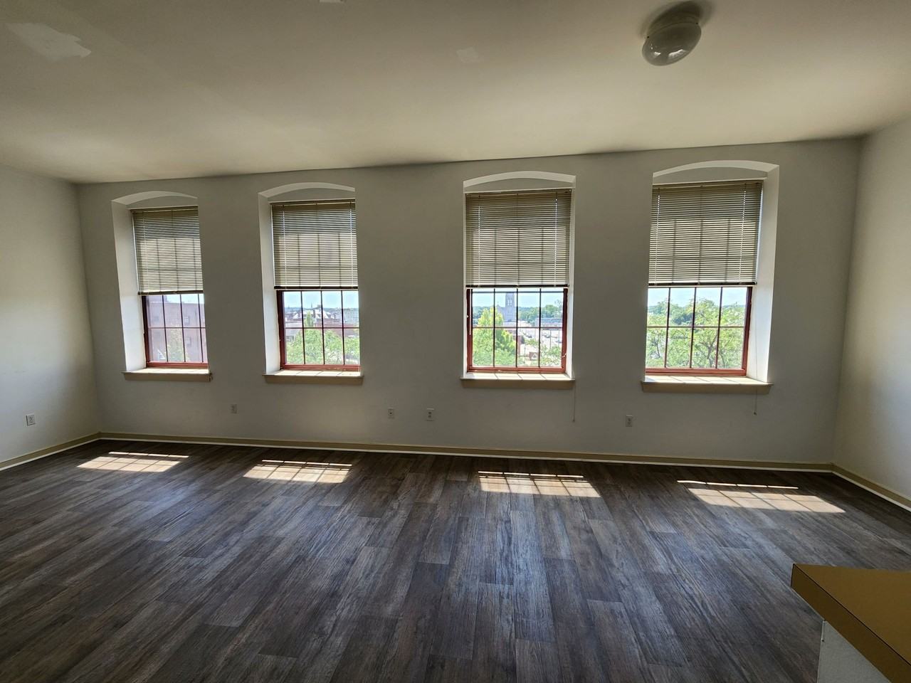 Hanover Shoe Apartments - Photo 5 of 11