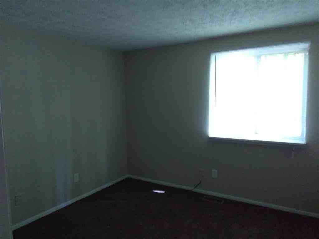 5249 Martins Crossing Rd - Photo 3 of 20