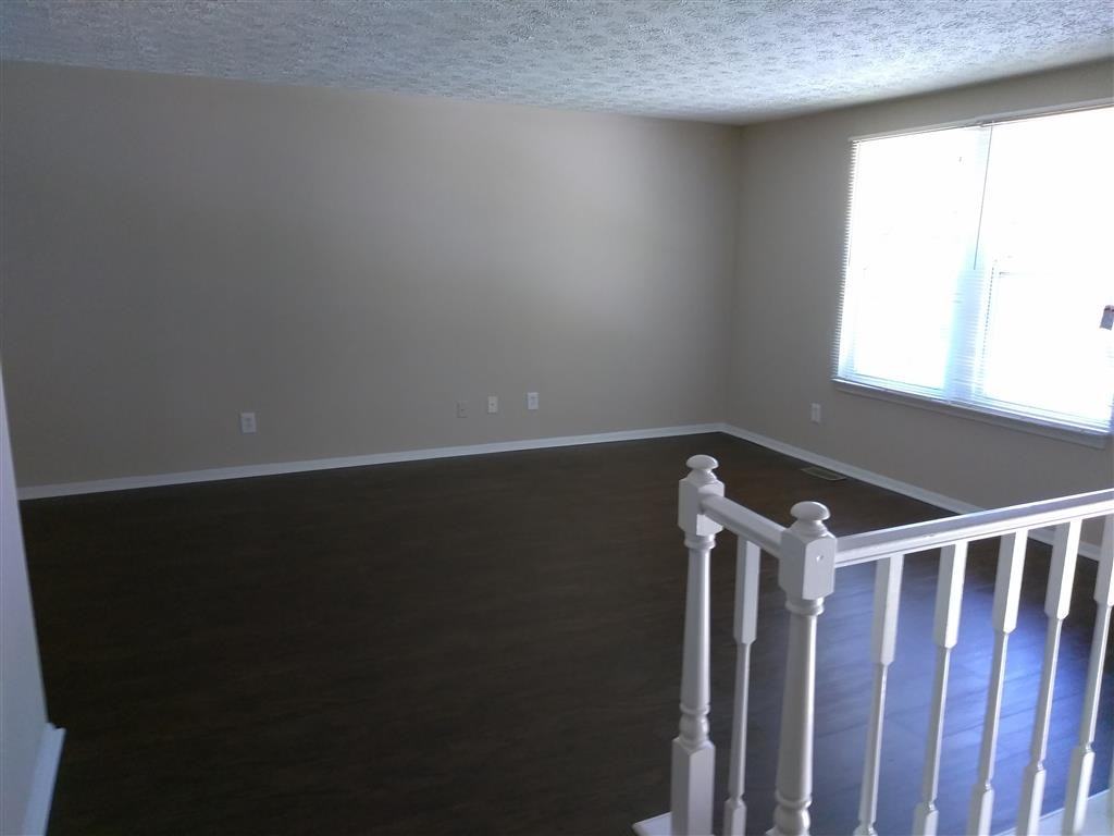 5249 Martins Crossing Rd - Photo 5 of 20