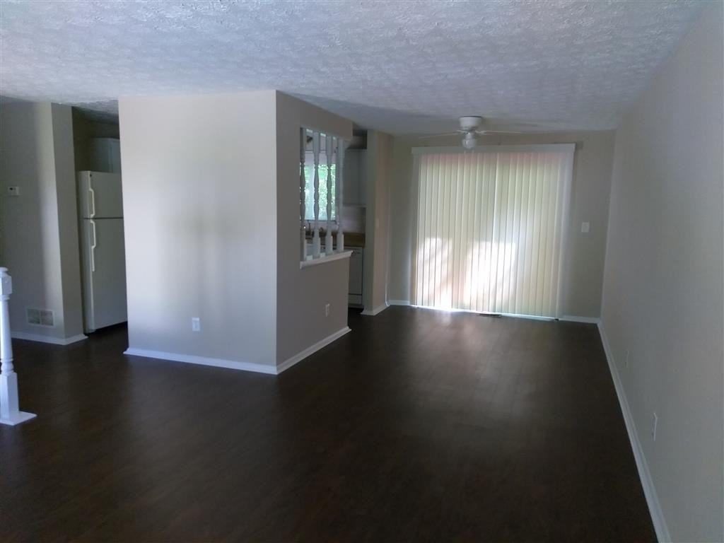 5249 Martins Crossing Rd - Photo 6 of 20