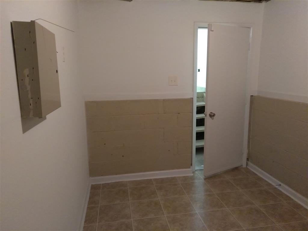 5249 Martins Crossing Rd - Photo 7 of 20