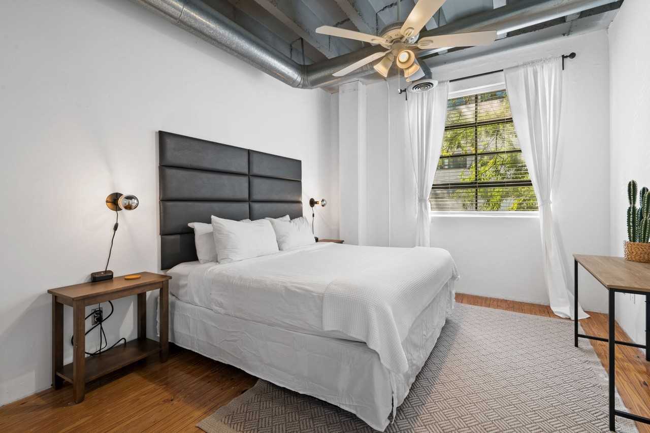 900 Peachtree Lofts - Photo 4 of 34