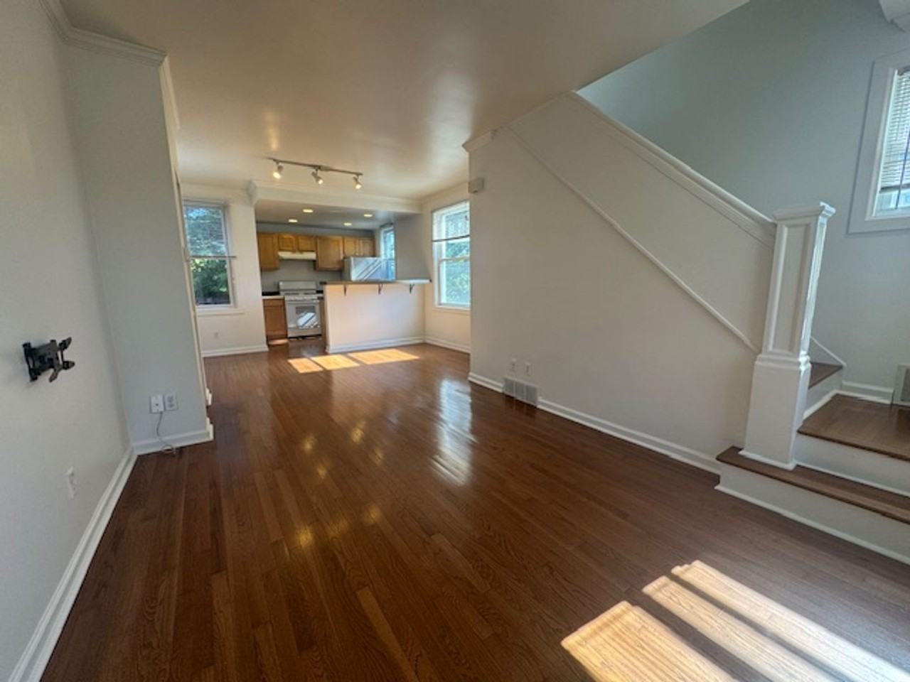 5311 Wellesley Ave - Photo 7 of 19