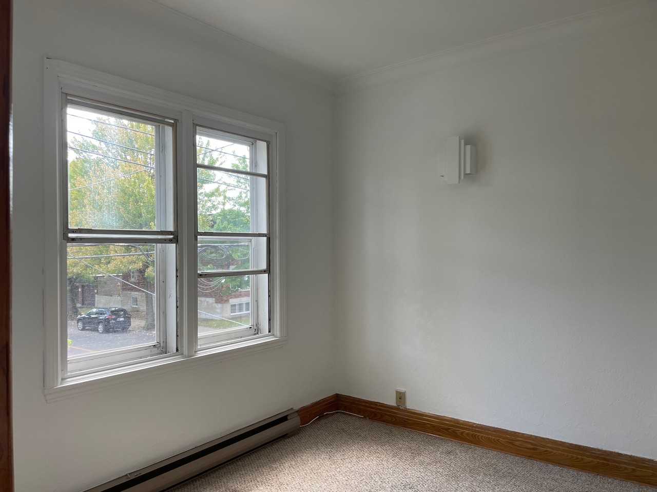 1549 Rue Springland - Photo 2 of 7