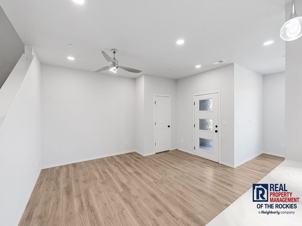 4804 Denys Dr - Photo 3 of 21