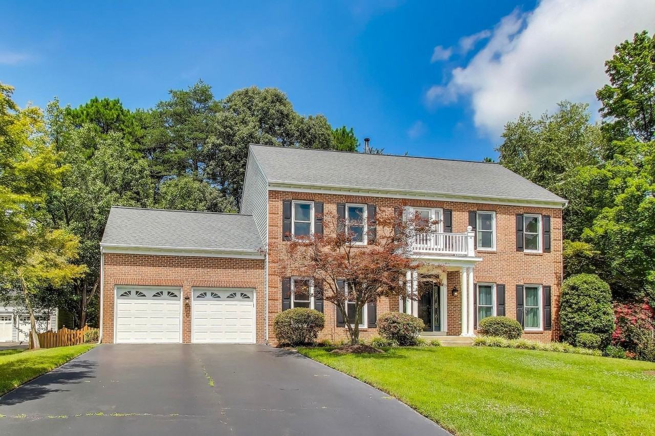 114 Fordham Dr - Photo 2 of 50