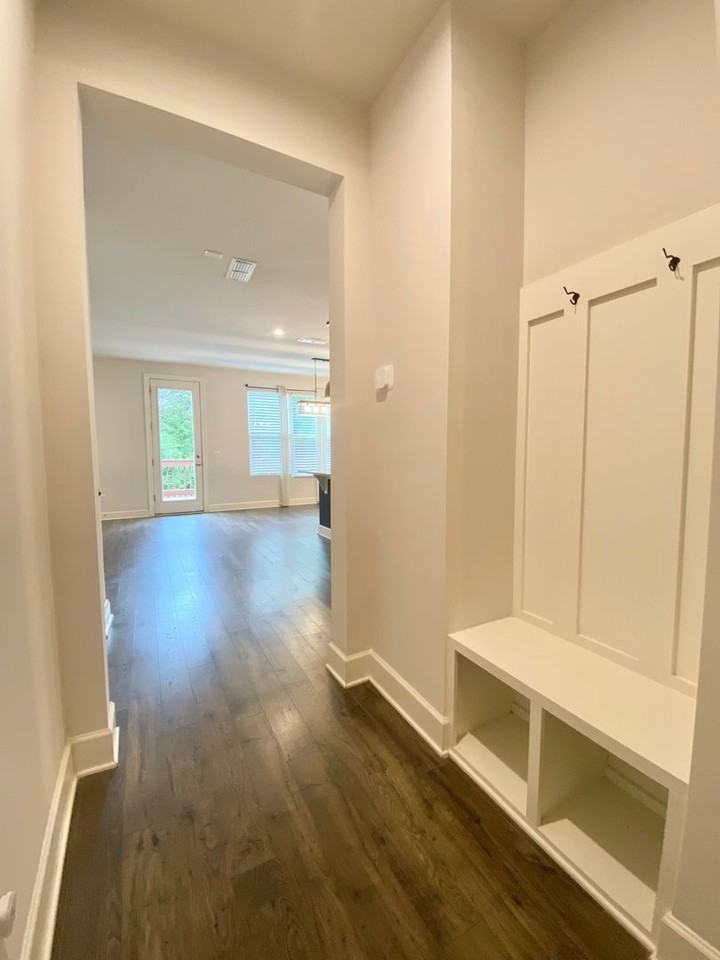 502 Doxford Dr - Photo 2 of 44