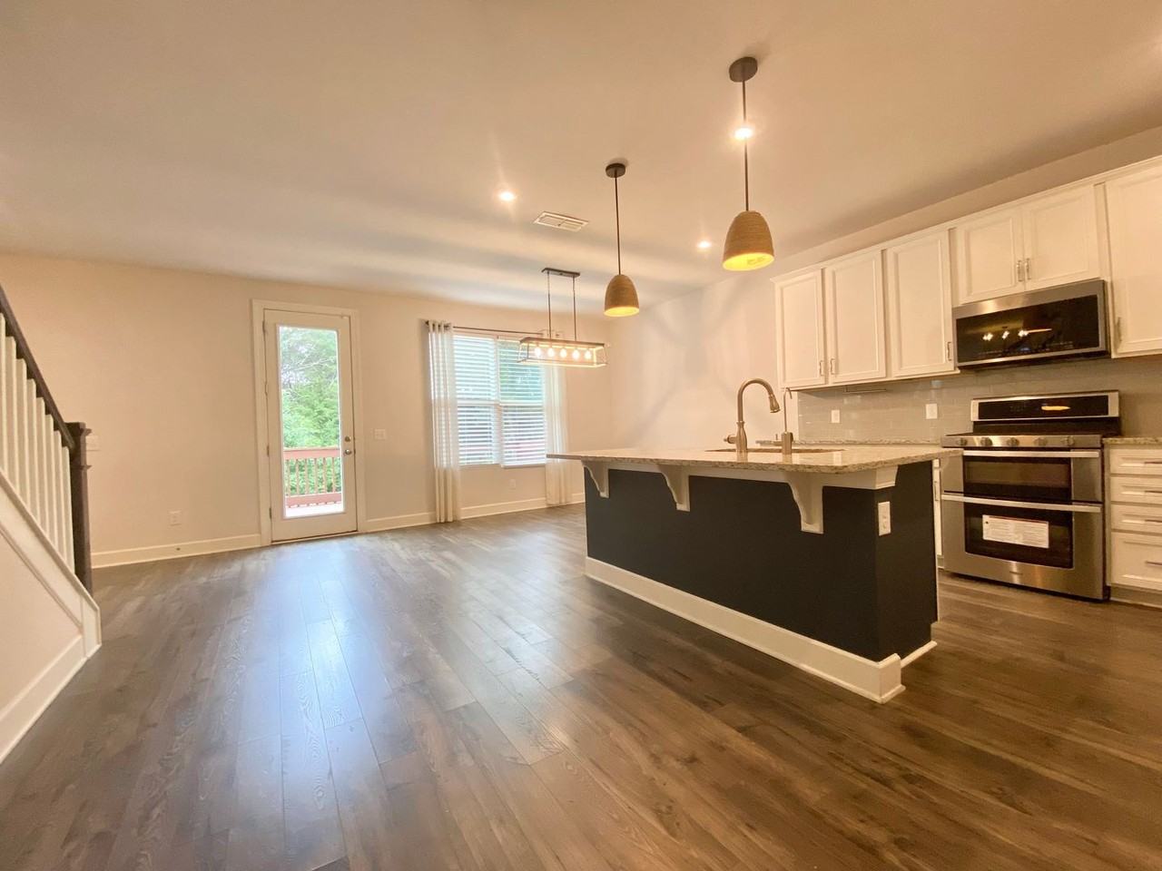 502 Doxford Dr - Photo 3 of 44
