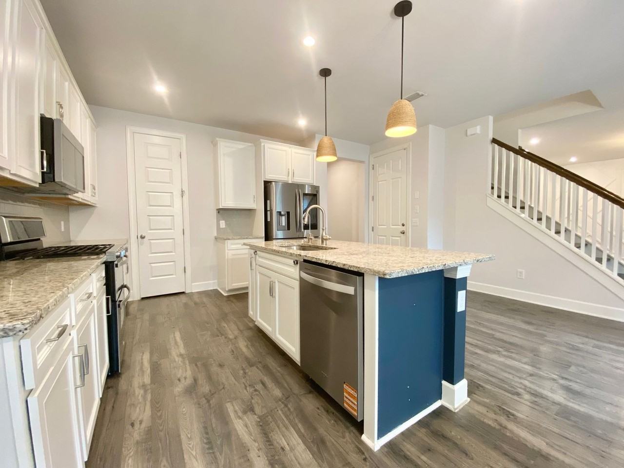 502 Doxford Dr - Photo 4 of 44