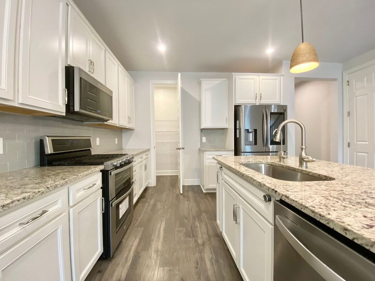 502 Doxford Dr - Photo 7 of 44