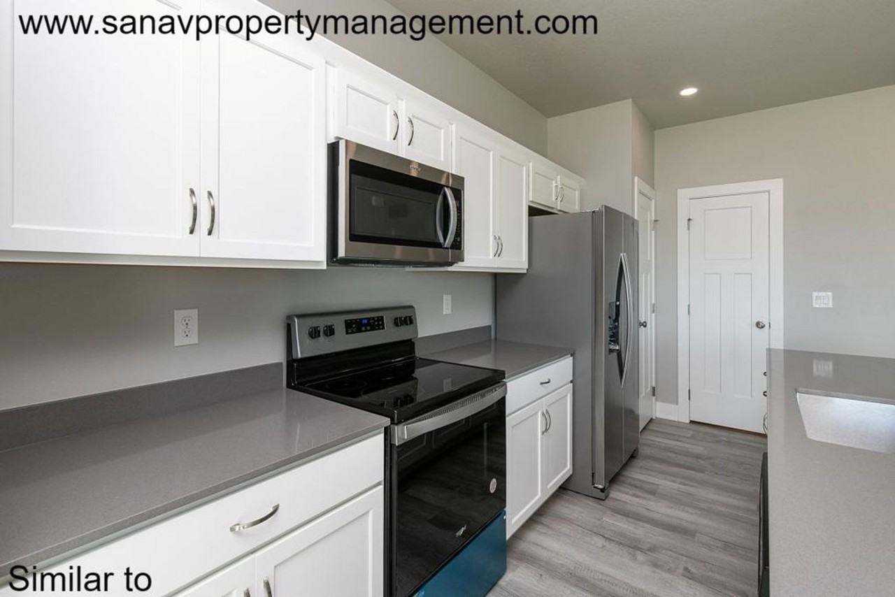 1409 Northeast Polk Drive - Photo 4 of 21