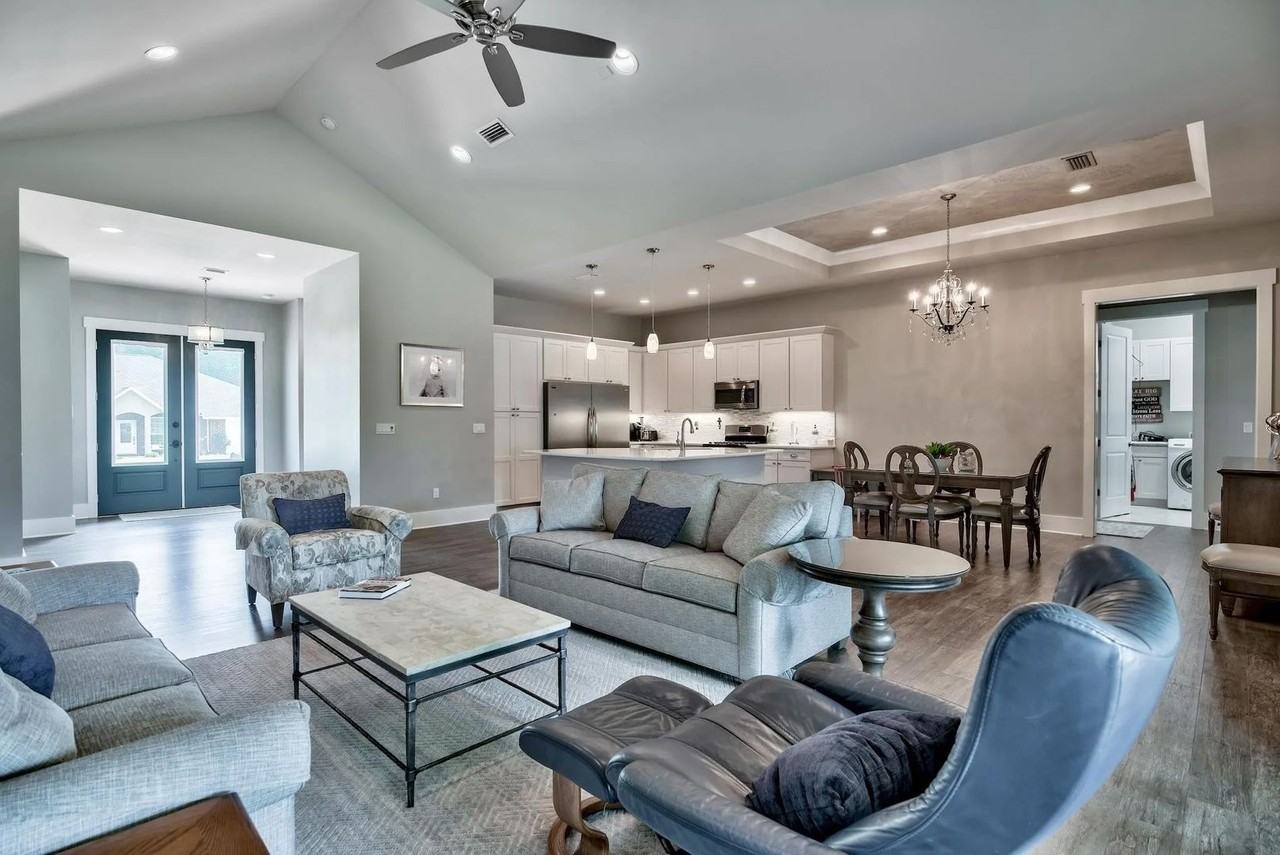 989 Forest Shore Dr - Photo 5 of 42