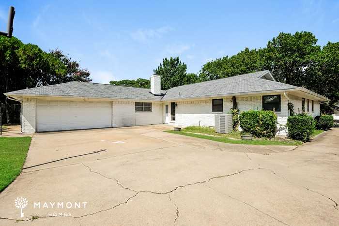 6413 Wilton Dr - Photo 3 of 3