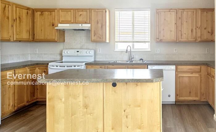 3825 Mount Oxford St - Photo 3 of 25